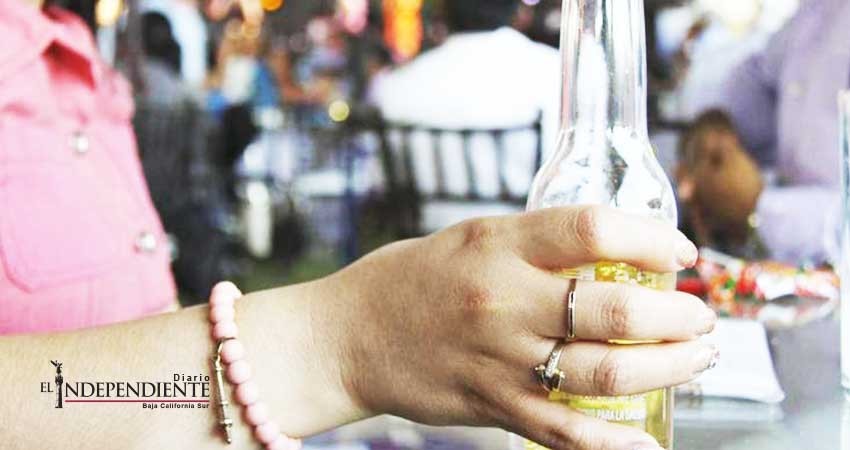 Se eleva la presencia de mujeres en grupos de Alcohólicos Anónimos de La Paz