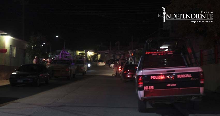 Ebrio que dormía en la banqueta  moviliza a las  corporaciones de seguridad