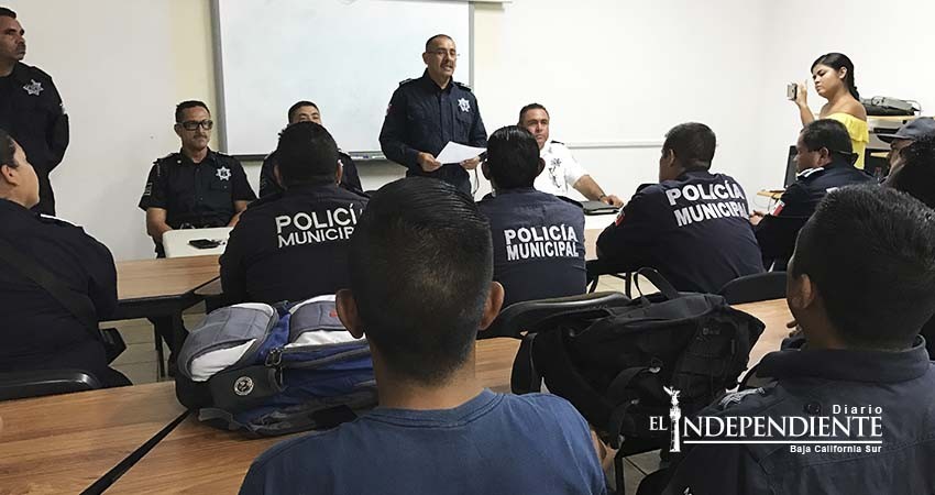 Advierten policías municipales posible paro de labores en La Paz