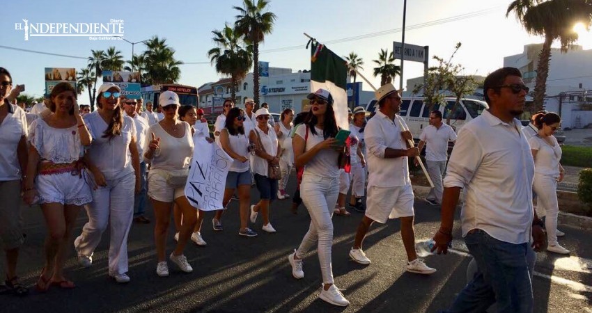 Inicia  marcha por La Paz en Los Cabos