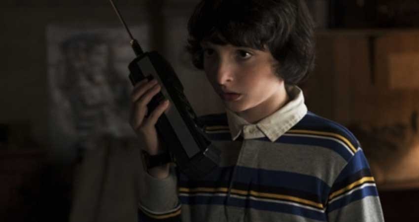 Actor de 'Stranger Things' corre al mánager acusado de abuso sexual