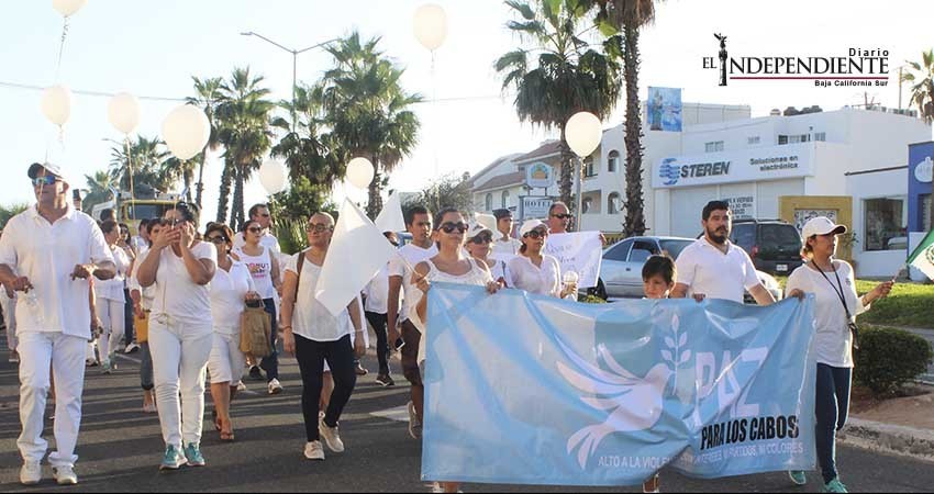 Cientos de cabeños se unen a un mismo grito: paz