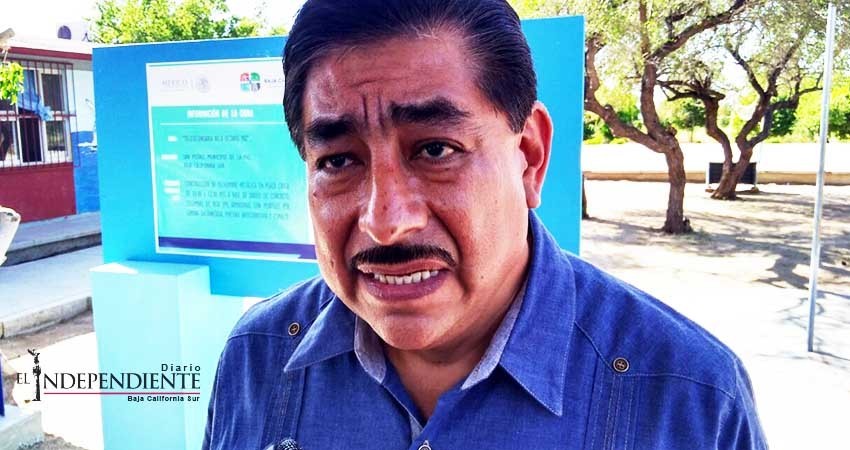 Secretario de Educación ofreció dar documentos sobre su hijo, no cumplió