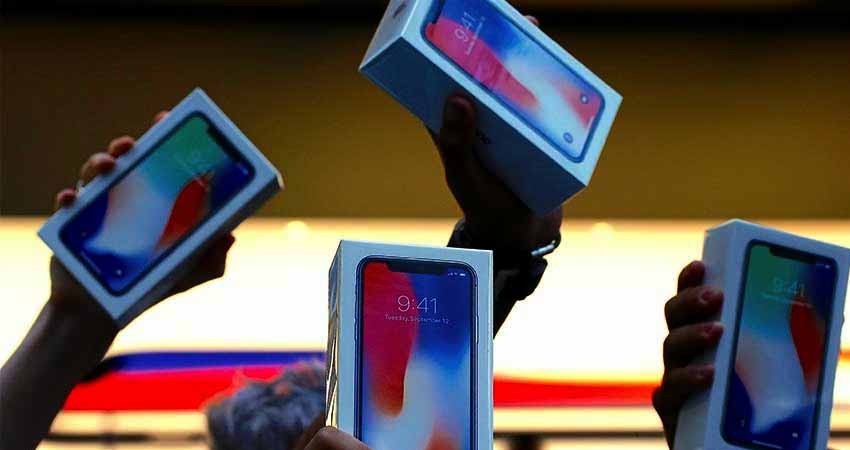 Largas filas para obtener los primeros iPhone X