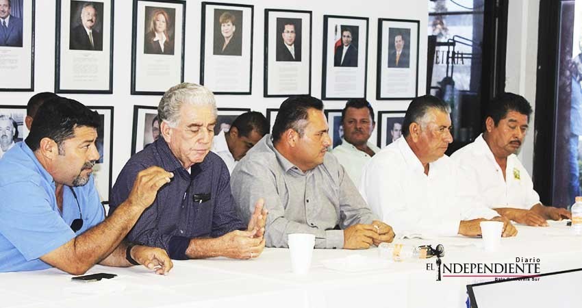 Amenazan transportistas de BCS con salir a las calles para detener a Uber