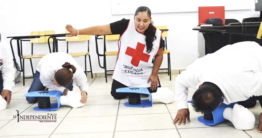 Preparan a operadores telefónicos para brindar atención pre hospitalaria a través del 9-1-1