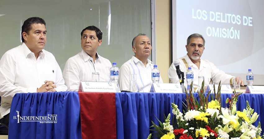 Consejero de la Judicatura Federal presenta obra editorial en la UABCS