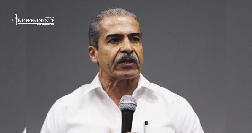 Mares debe cuidar sus palabras al opinar sobre Meade, advierte Flores Romero