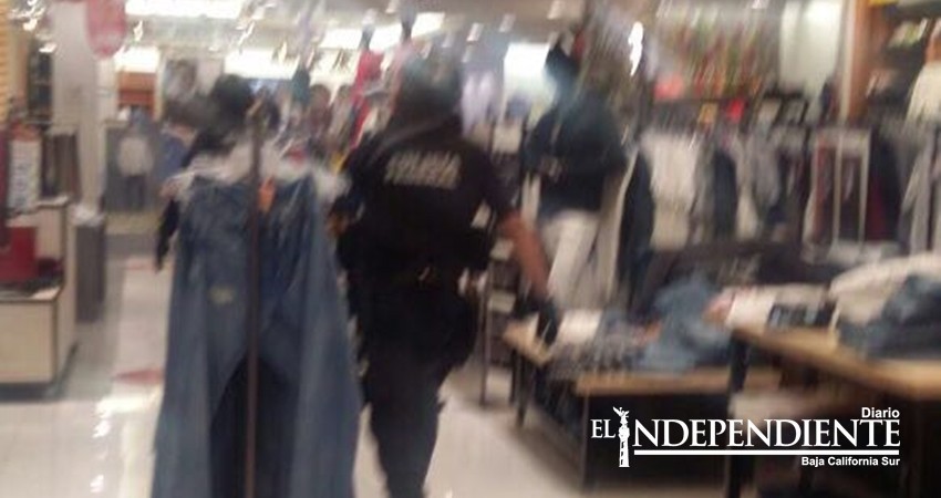 Fue herido dentro de Plaza La Paz y se escondió dentro de Sears