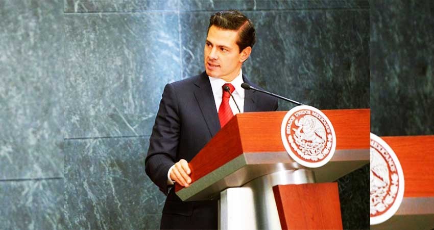 ‘Mañana les platico’, responde Peña al ser cuestionado sobre Mikel Arriola