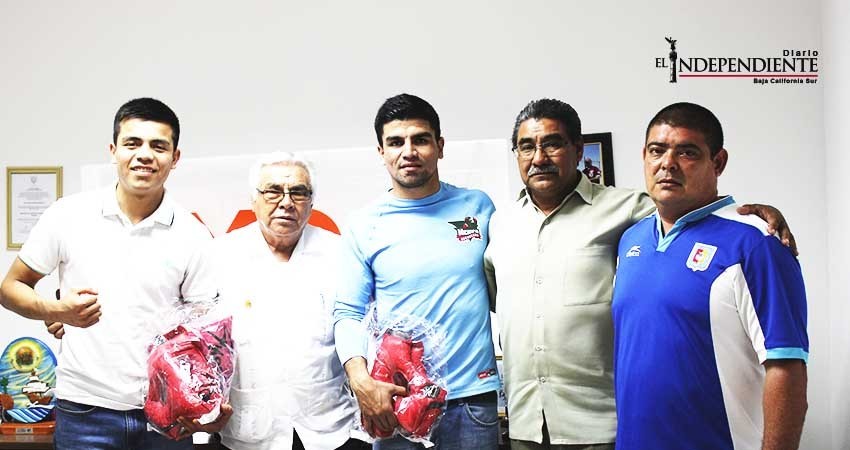 “Sigan preparándose para lograr sus metas”: Salvador Vargas