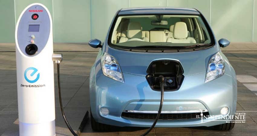 Aún no se logra cubrir todo el estado con electrolineras, informa senador Juan Fernández