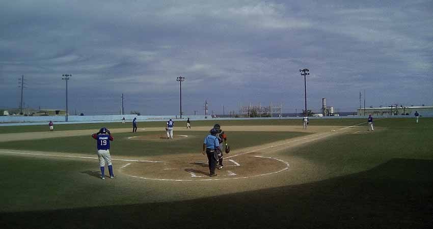 Vibrante empate entre Tecolotes e ITESME en la Liga Industrial de Beisbol de Santa Rosalía