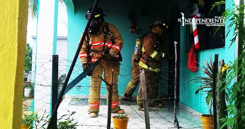Veladora provoca incendio de casa en la colonia Lomas de Rosarito