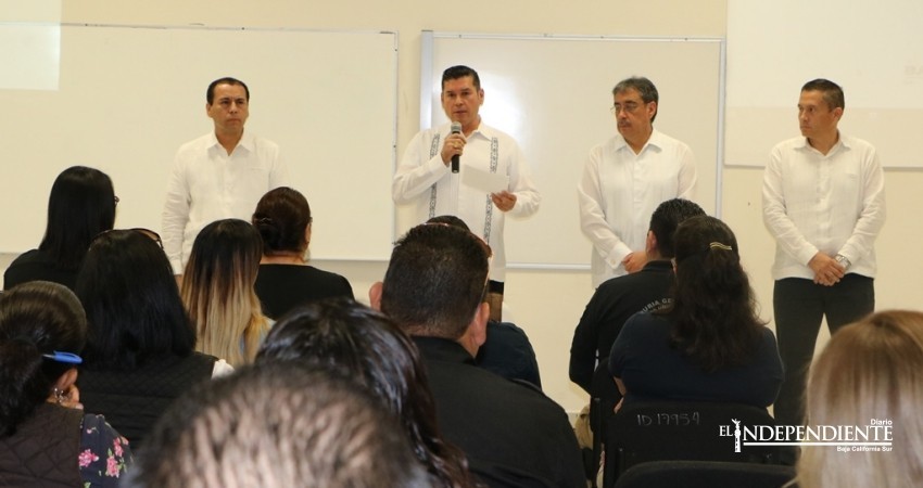 Presentan en PGJE, al nuevo encargado de la dependencia Daniel De la Rosa Anaya