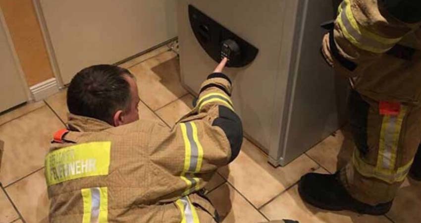 Niño jugaba a ‘las escondidas’ y quedó atrapado en una caja fuerte