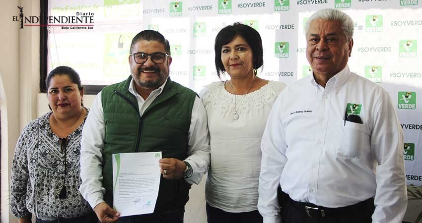 Buscará regidor César Juárez una diputación con el PVEM