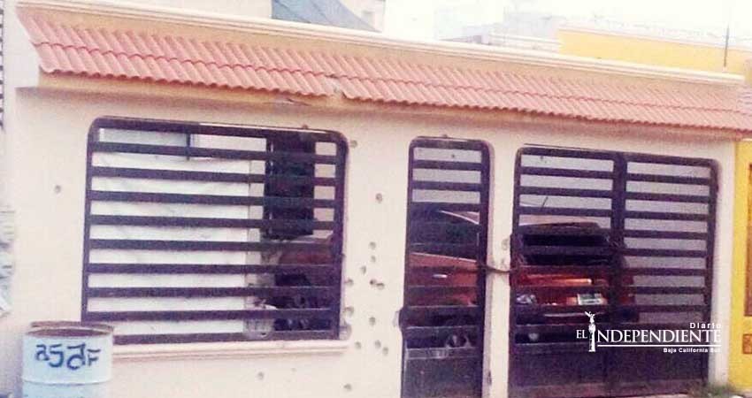 Muy temprano rafaguearon una casa en La Paz
