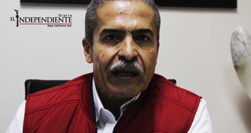 Lamenta regidor Flores que PRI busque personajes en otros partidos y no en el suyo