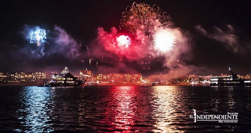 Miles de personas celebraron Año Nuevo en el Médano de CSL