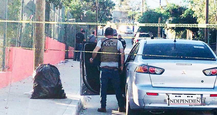 A balazos matan a dos hombres en el parque de la colonia Guaymitas