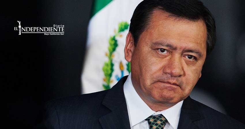 Hace oficial Osorio Chong su renuncia a la Segob