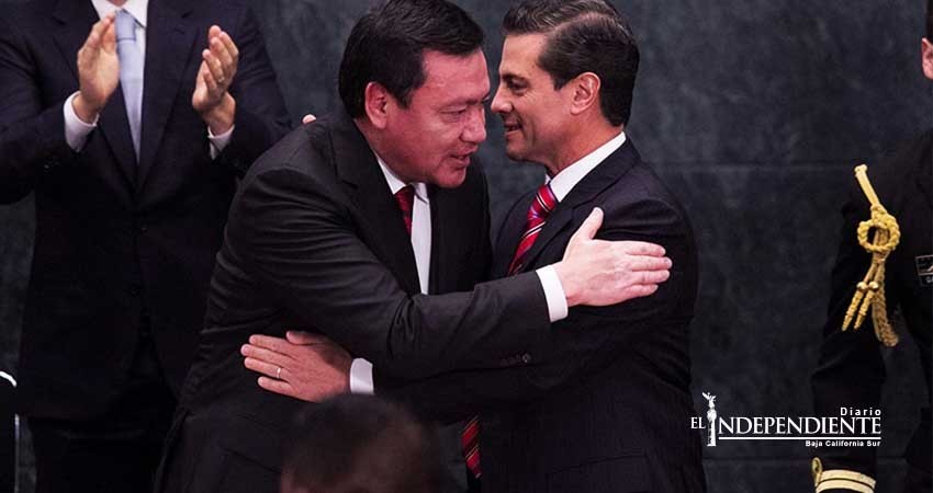 Entre agradecimientos, se 'despiden' Peña Nieto y Osorio Chong