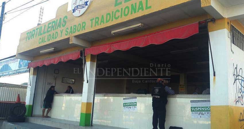 Suspenden 2 tortillerías por vender kilo a sobreprecio
