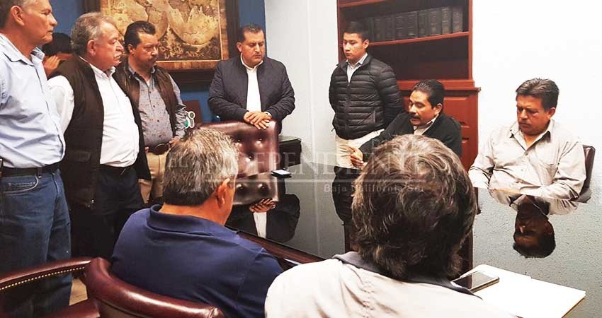 Se reúnen gremios josefinos del transporte con Srio General