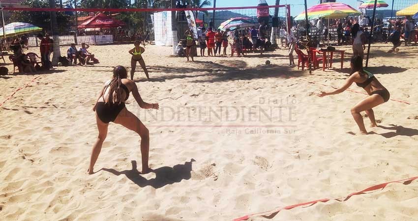Regresan seleccionadas cabeñas del nacional voleibol de Playa
