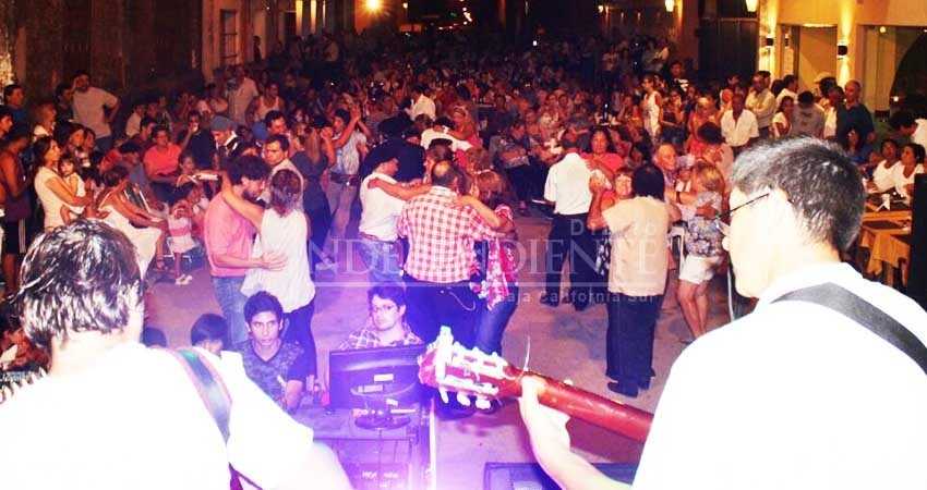 Realizan operativos sorpresa en bares y cantinas de La Paz