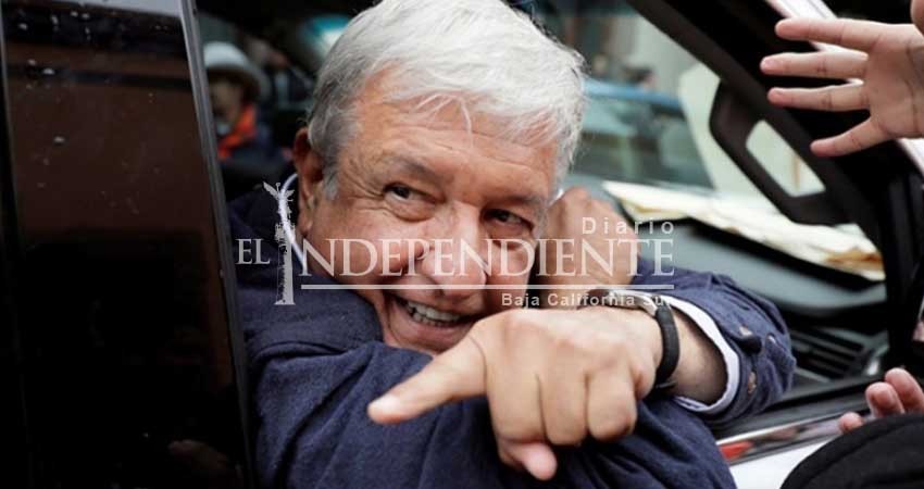 AMLO recibe apoyo de movimiento magisterial creado por yerno de Gordillo