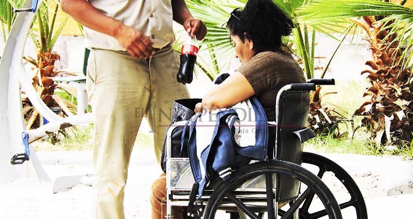 Ofrece ISIPD transporte a discapacitados para asistir al CREE y  Centro de Evaluación