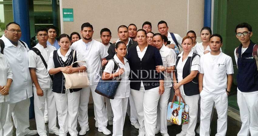 Protestan enfermeros del Salvatierra por falta de pago