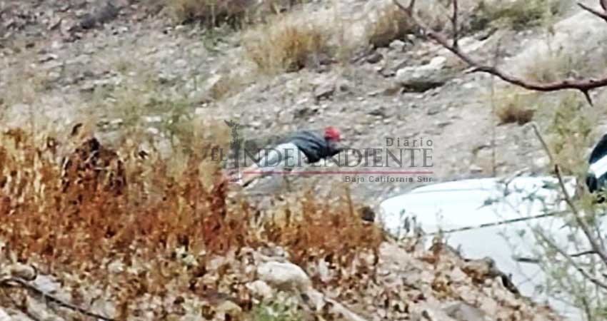 Un menor de edad ejecutado en La Paz; aventaron su cuerpo a un bordo