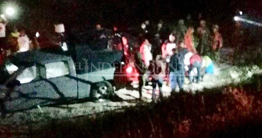 Tras persecución en La Paz vuelca camioneta con militares a bordo