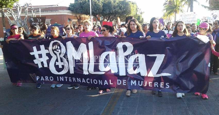 Cerca de 500 personas se dieron cita en la marcha del Día Internacional de la Mujer