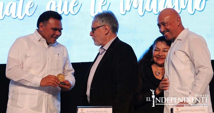 David Huerta, premio Excelencia a las Letras José Emilio Pacheco