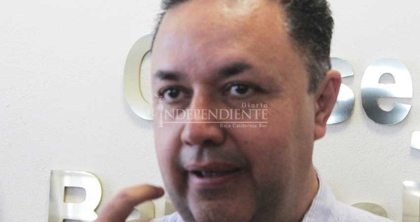 Partidos reciben hasta 10 veces más dinero que un independiente: expone Ricardo García