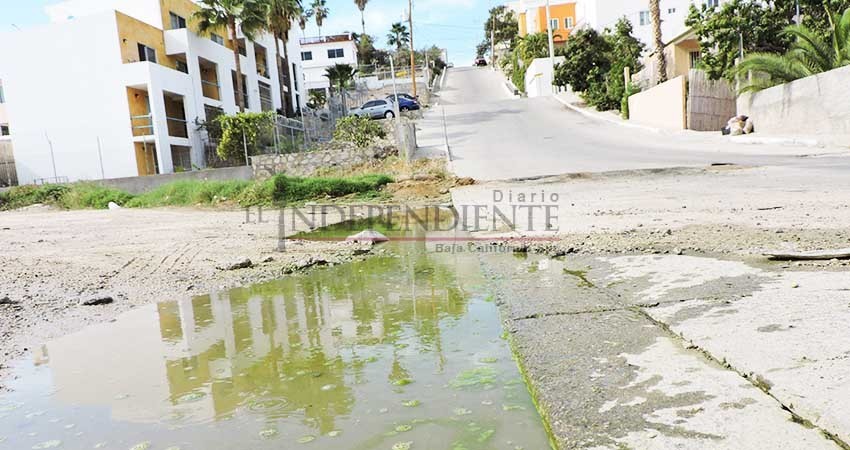 Se quejan colonos de la 1ro de Mayo por brote de aguas negras