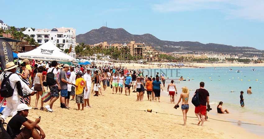 Cierra Los Cabos la Semana Santa con afluencia de más de 100 mil personas en playas