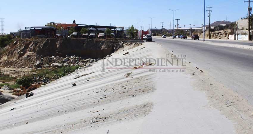 Molestia y preocupación vecinos de Lagunitas por derrame de aguas negras