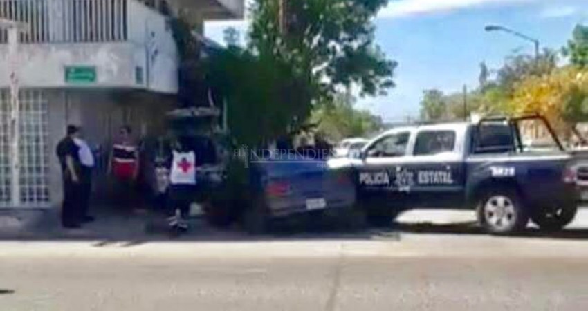 Policía turística de La Paz se estrella con otros dos vehículos