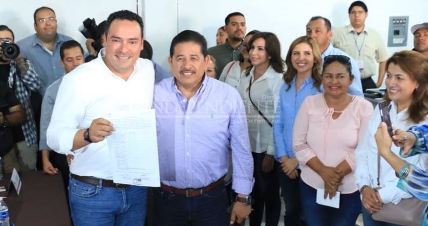 Sergio García presenta registro a candidato como diputado por el 7mo distrito