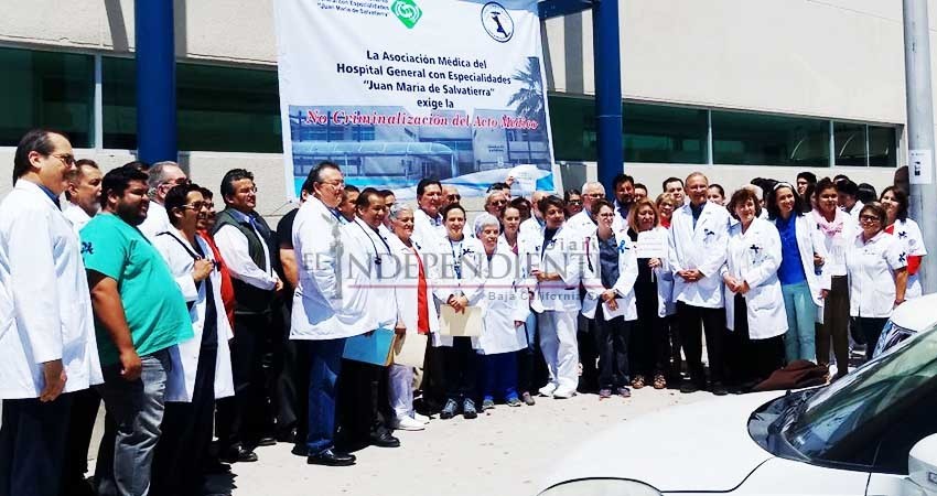 Médicos de BCS se suman al movimiento #TodosSomosLuis