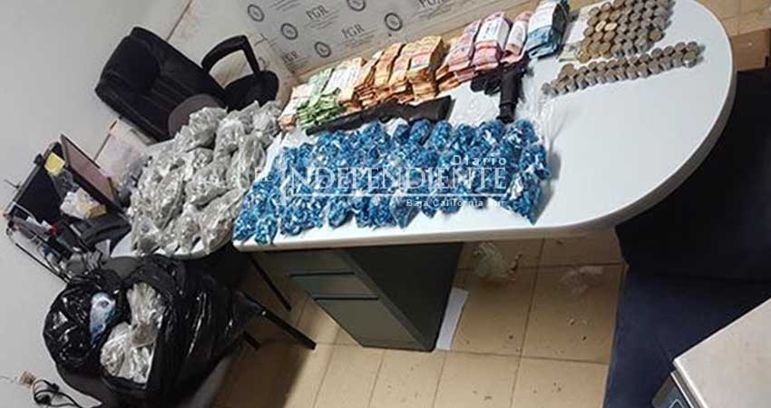 Inician carpeta de investigación por decomiso de efectivo, armas y droga