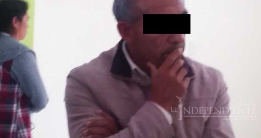 Acusan a maestro de chantajear a alumna para tener relaciones sexuales