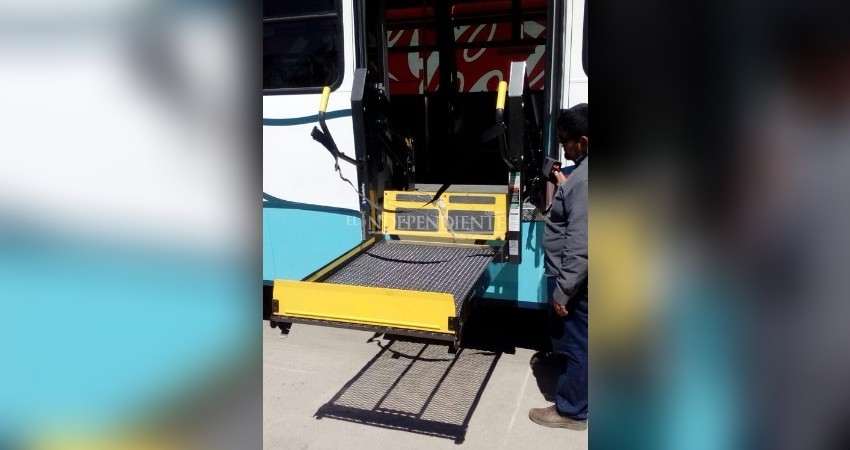 Transporte Público en La Paz adecua unidades para sillas de ruedas