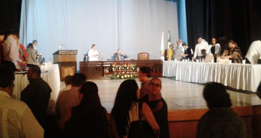 Por amparo al legislativo posponen selección de nuevo presidente para la CEDH