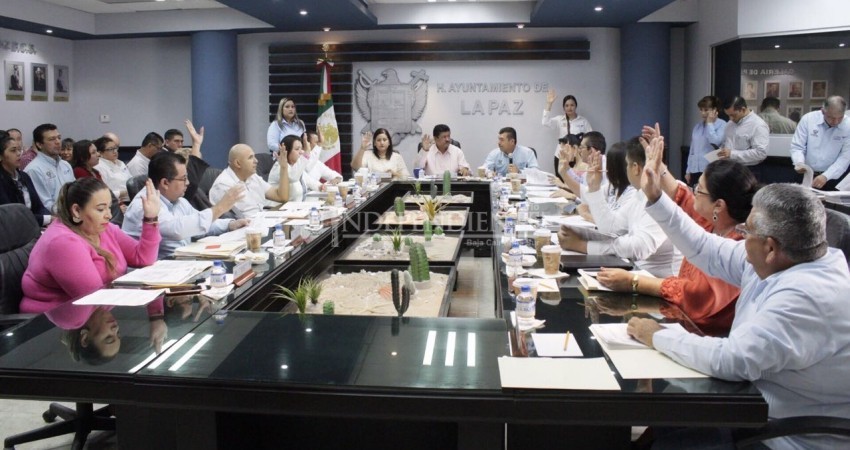 'Sueldazos' en el Cabildo de La Paz representan 2.2 mdp al mes a los contribuyentes